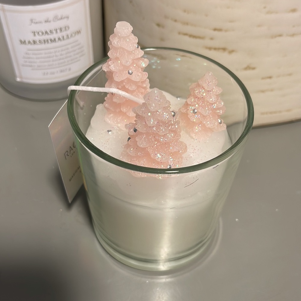 RACHEL ZOE PINK CHRISTMAS TREE CANDLE! RARE! 10oz